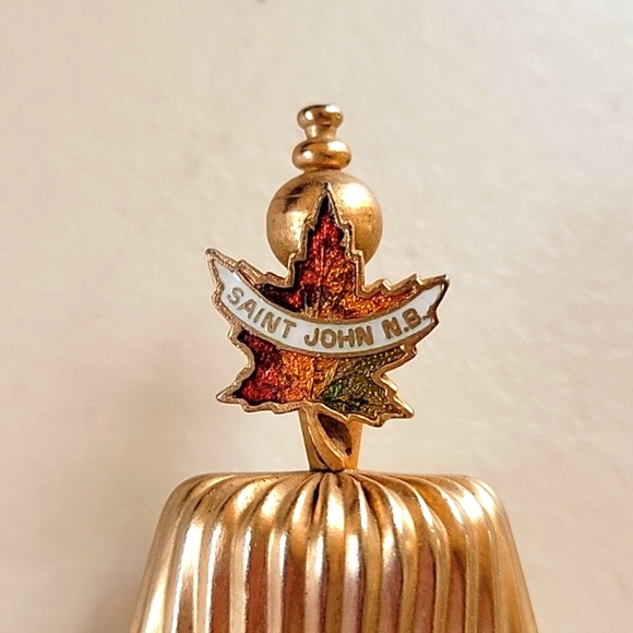 Saint John N.B. Canada Mini Whisk Broom - Picture 3 of 3